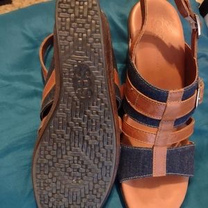 Sas sandals, size 9, light brown leather and denim straps, with a small wedge